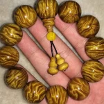 楠澜契纹·Rippleheart — Sichuan Golden Phoebe & Yin Chen Wood Bracelet | Water Ripple Grain · Gentian Pattern · Old Material Buddha Beads - Image 3