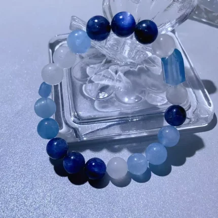 瑷澜映辰·AquaLune — Kyanite × Aquamarine × White Crystal Bracelet | Vintage Strand · Light Luxury Design for Women