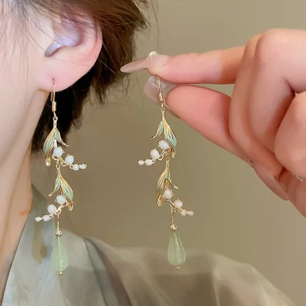 Línglǎn Shuǐyǐng（铃兰水影） · Norbu — Lily of the Valley Earrings | Resin Waterdrop · Copper Hook · Botanical Dangle Jewelry for Women