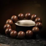 曜檀永契·Evermounta — Old Mountain Sandalwood Bracelet | Black Meat Core · Alcoholized Aging · Collectible Buddhist Rosary - Image 6