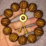 楠澜契纹·Rippleheart — Sichuan Golden Phoebe & Yin Chen Wood Bracelet | Water Ripple Grain · Gentian Pattern · Old Material Buddha Beads - Image 4